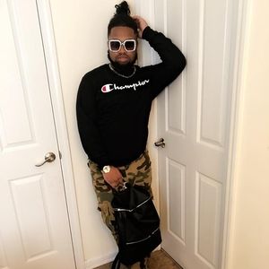 Meet your Posher, Javier